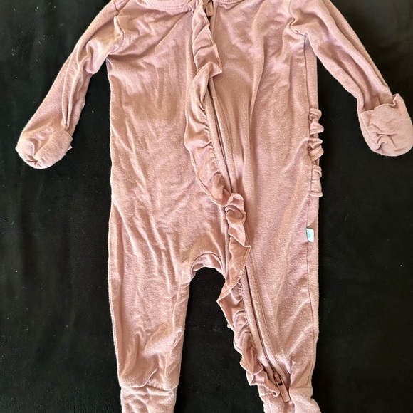 NB Posh Peanut Pink Footie One Piece with Elastic Cuffs - Picture 1 of 3
